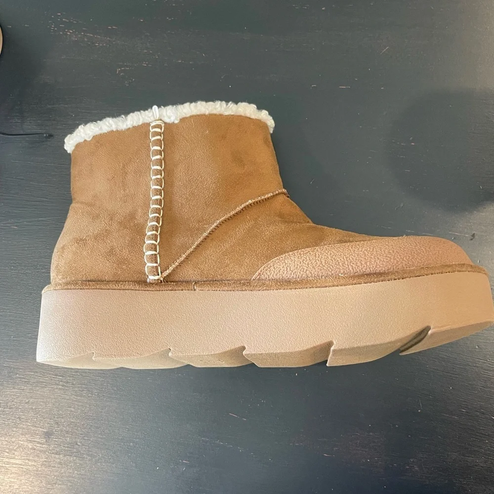Zara NWT Woman’s Brown Suede Boots with Fleece Lining Size EU 42/US 11